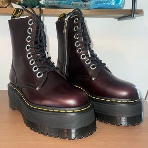 Dr. Martens Jadon Max Atlas Burgundy